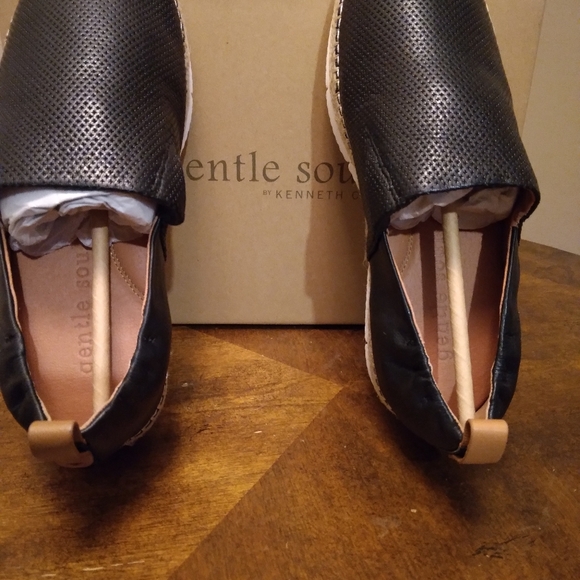 Gentle Souls by Kenneth Cole Shoes - Picture 4 of 5